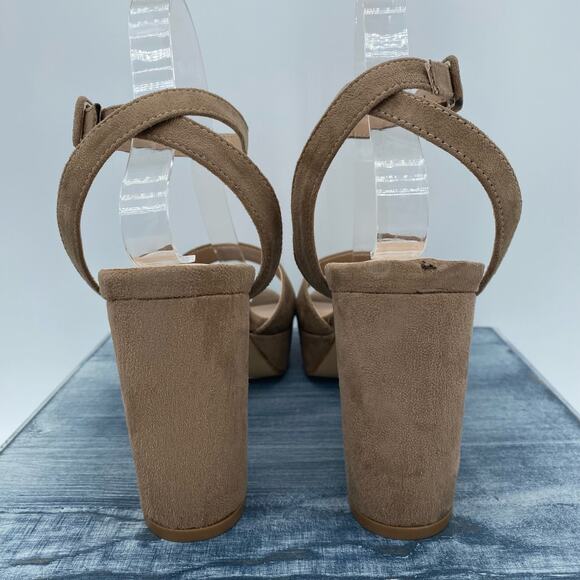 NEW Journee Collection Nairri Women’s Pumps Taupe Size 8.5 - Picture 4 of 10